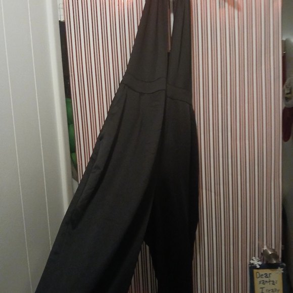 Woman's guess Los Angeles  satin black jumpsuit size 10 - Picture 3 of 16